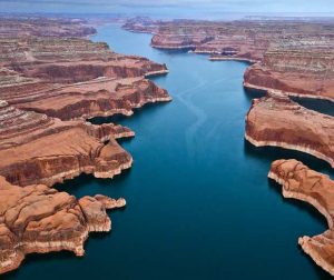 Lake Powell: um lago artificial em meio ao paraíso