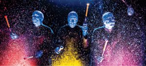 imagem do blue man group para conteudo sobre o hotel luxor