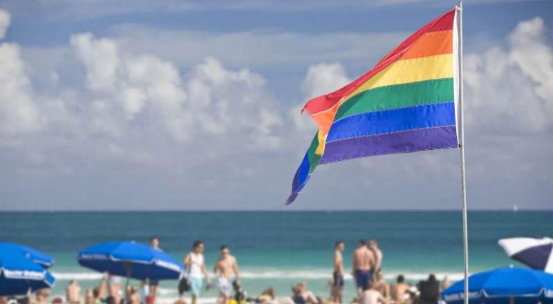praia e bairro gay em miami pride