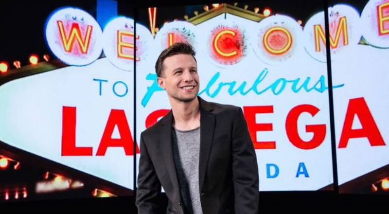 magico mat franco durante show de magica em las vegas