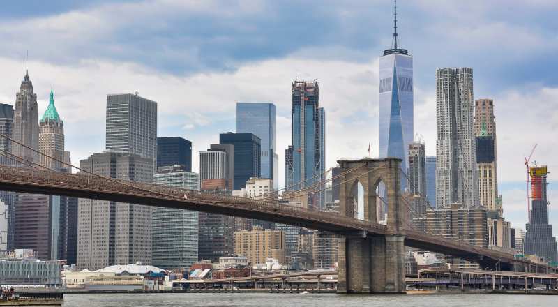 a ponte do brooklyn e um do pontos turisticos de nova york onde voce pode tirar fotos inscriveis para o instagam