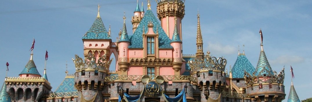 faixada do encantador castelo da disneyland california